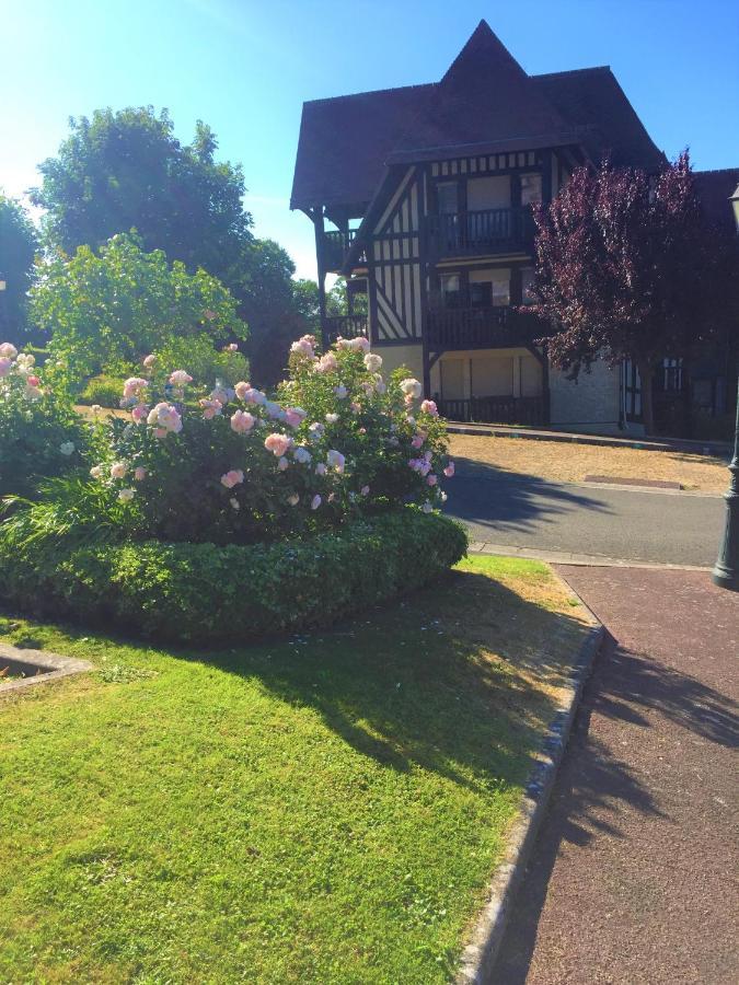 Domaine Prive, , Piscine, Jacuzzi, Joli Appartement Deauville Zewnętrze zdjęcie